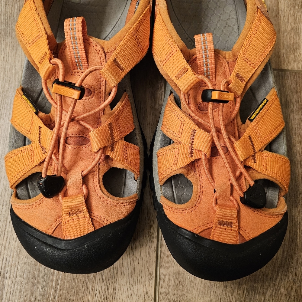Keen Wonen's Newport Sandals In Orange - Size 9 - Picture 8 of 10